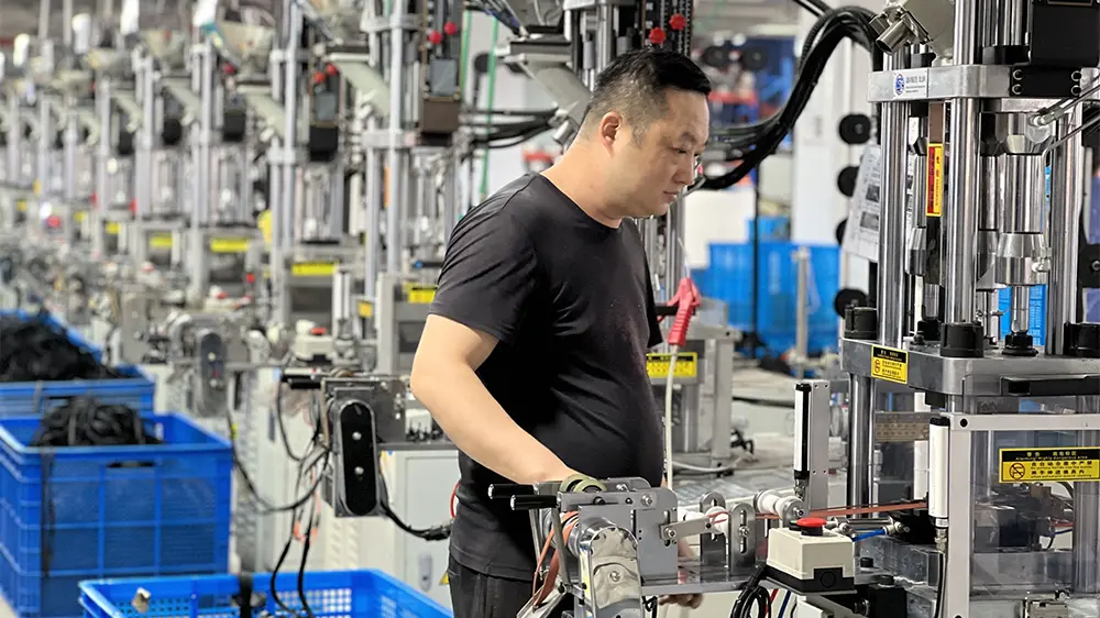 Le géant de la fermeture à glissière reconfigure l'écosystème industriel grâce à la technologie