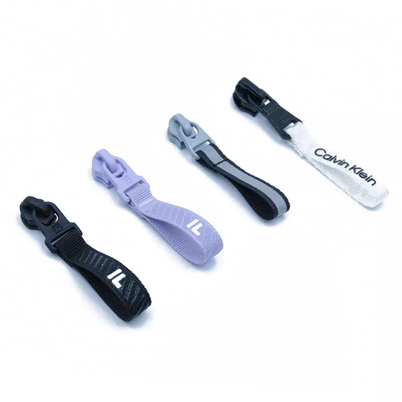 Qu'est-ce qui fait de l'extracteur de ruban à boucle un composant ergonomique essentiel pour la fabrication moderne de vêtements et d'équipements ?